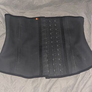 Latex waist trainer 💯 Colombian